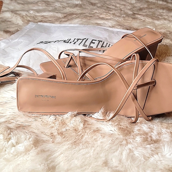 2 pairs "Pretty Little Thing" heels / size 7wide NEW - Picture 7 of 8